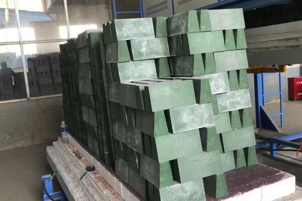 礦熱爐用耐材的要求及選擇都有哪些？