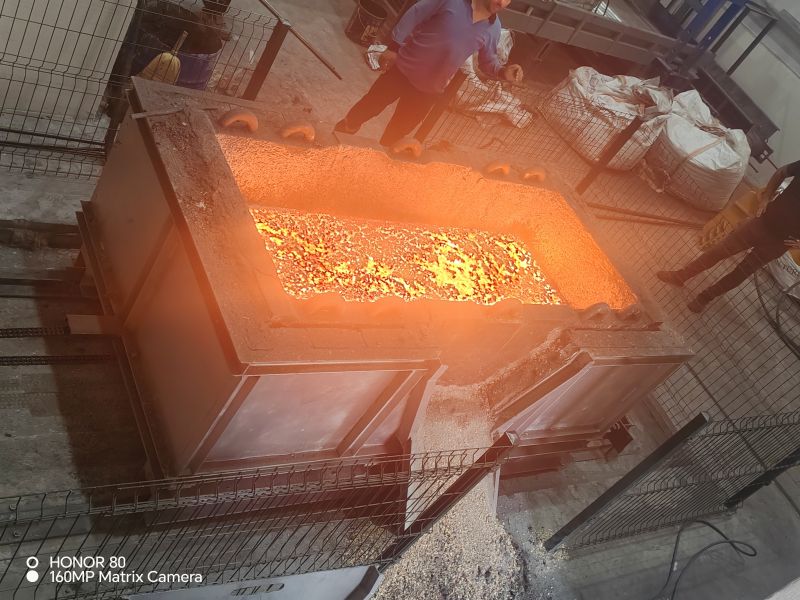 陜西誠達(dá)技術(shù)助力，土耳其硼鐵電爐順利出爐